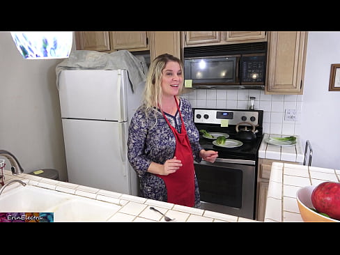 ❤️ Belle-mère qui le traie dans la cuisine avant son rendez-vous. Super porno at fr.com-porn-zog.ru